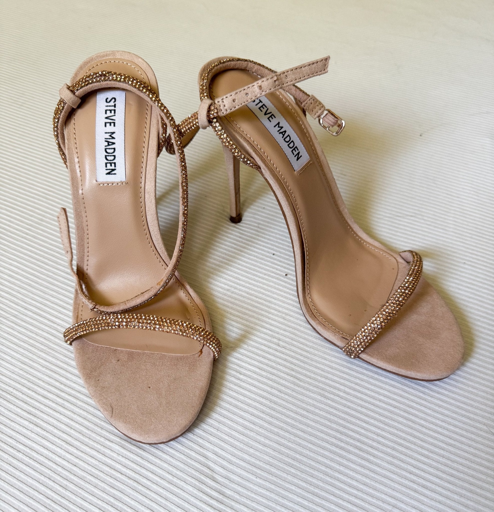 Stylish Comfort Meets Elegance: Steven Madden Breslin Heeled Sandal - Bargain Warriors LLC